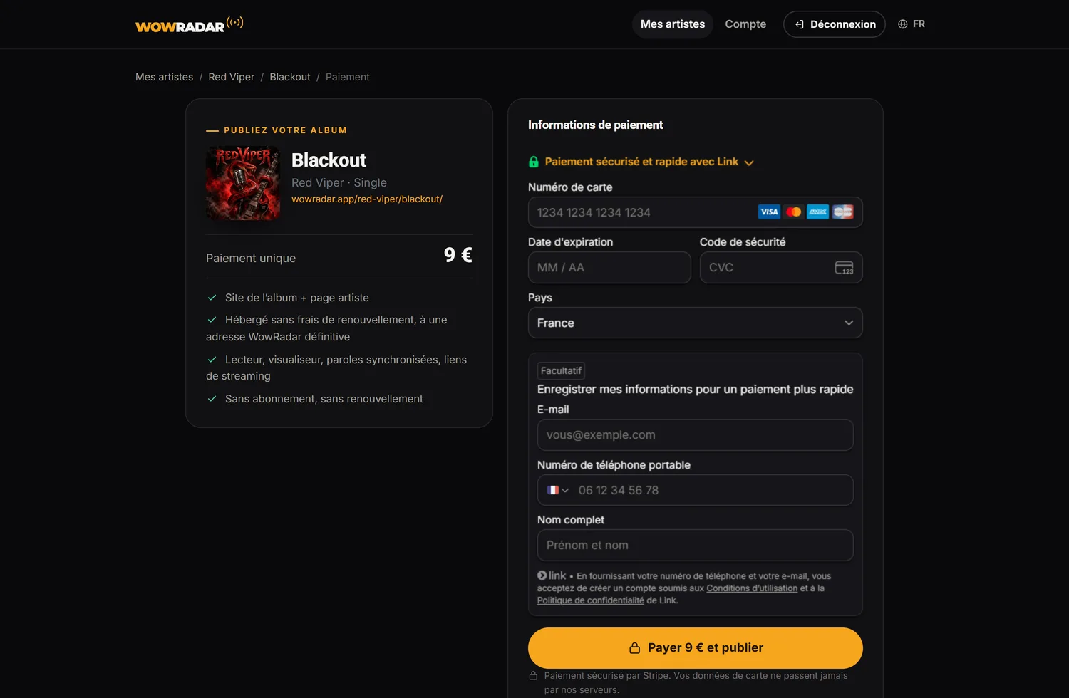 La page de paiement : le récapitulatif de l’album à gauche, le formulaire de carte à droite